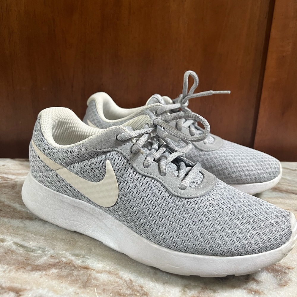 Nike Tanjun Sneakers